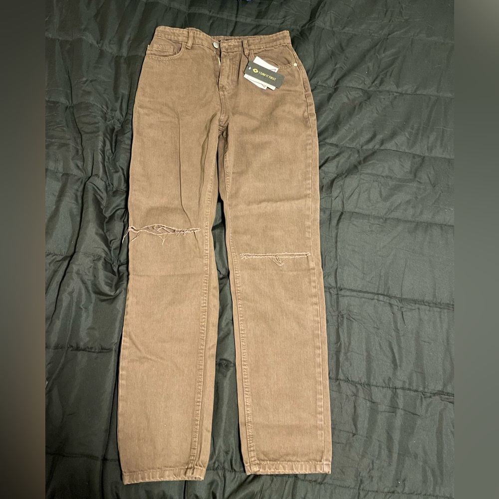 DARK BROWN ISAWITFIRST STRAIGHT LEG JEANS W/ RIPPED KNEE US 6